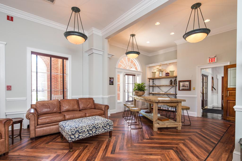 The Tidewater Inn Easton Bagian luar foto