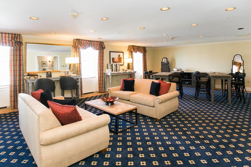 The Tidewater Inn Easton Bagian luar foto