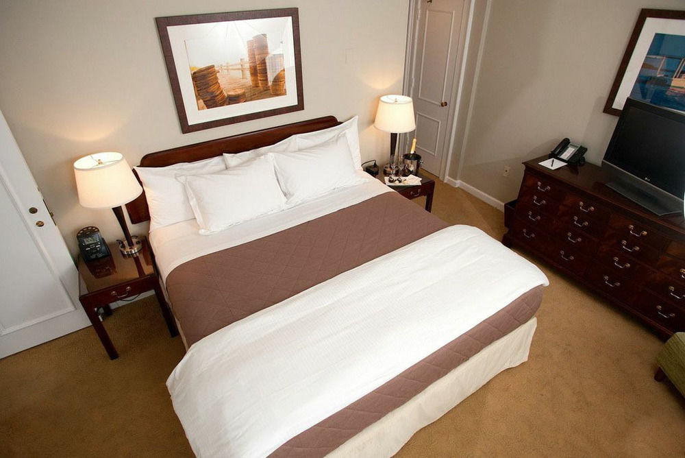 The Tidewater Inn Easton Bagian luar foto