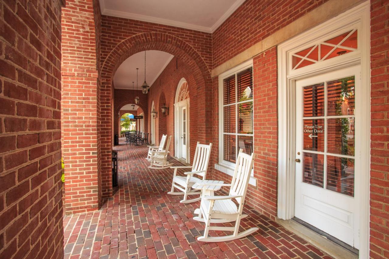 The Tidewater Inn Easton Bagian luar foto